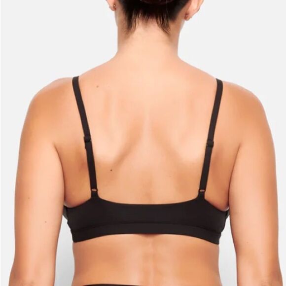 NWT SKIMS Fits Everybody Triangle Bralette In Onyx Black Bra - Picture 2 of 7